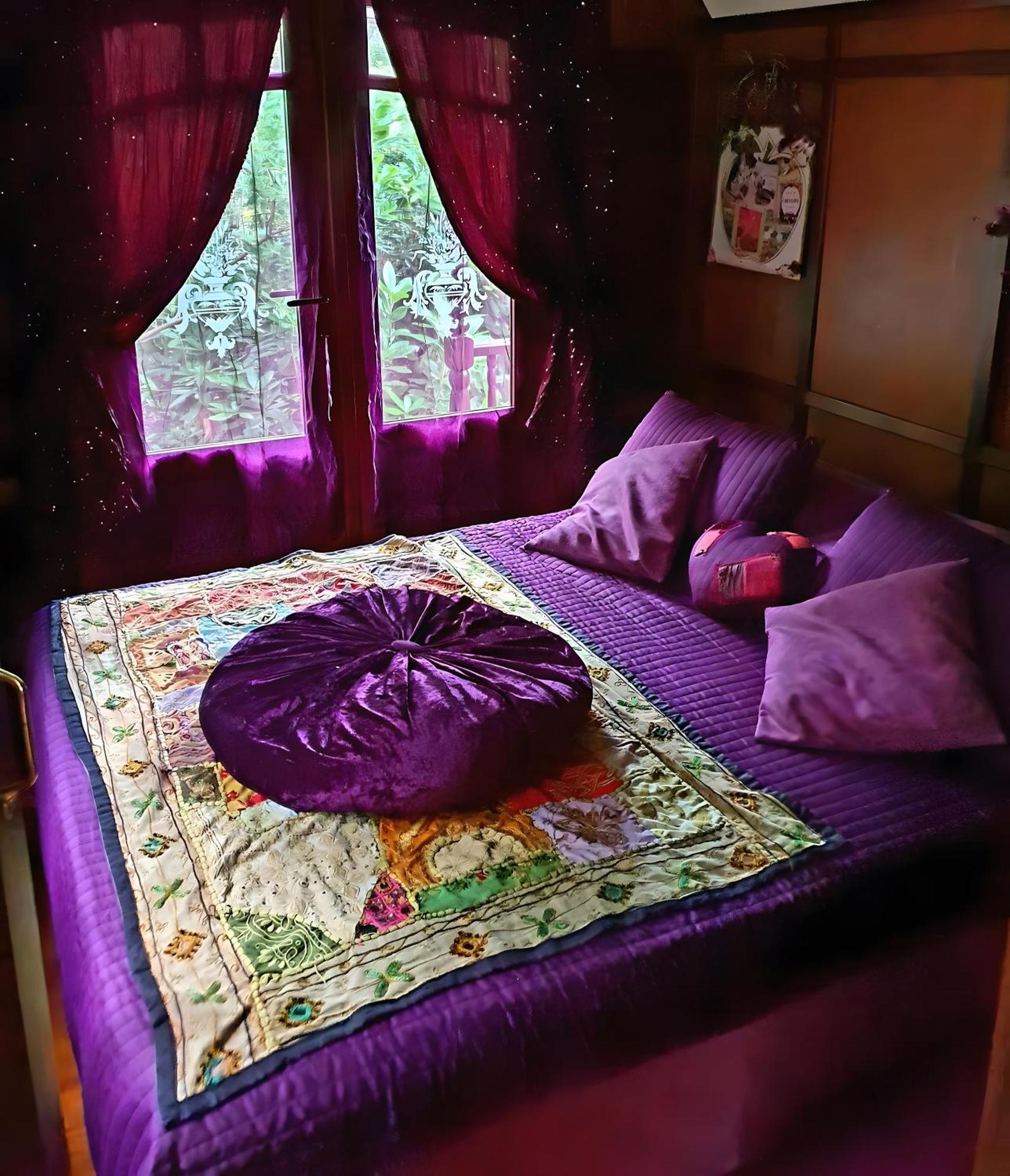 Hotel La Roulotte D'Alany Grayan-et-l'Hopital Esterno foto